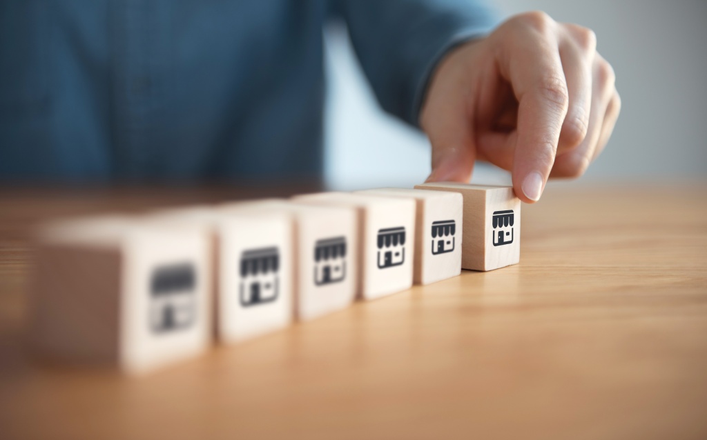 Learn about the meaning of franchising