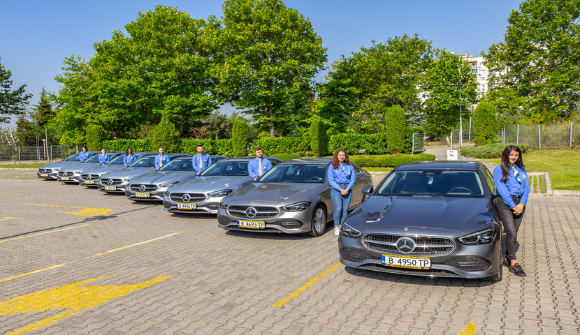 Служители на Top Rent a Car