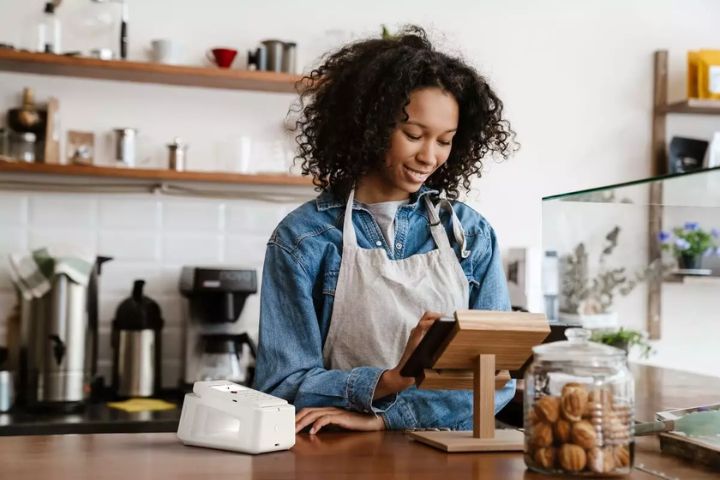 Caisse avec terminal de paiement