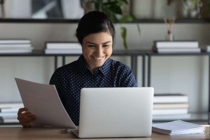 Femme email de confirmation de commande