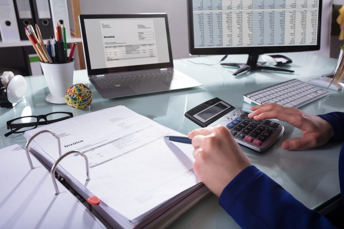 How to send an invoice to your customers