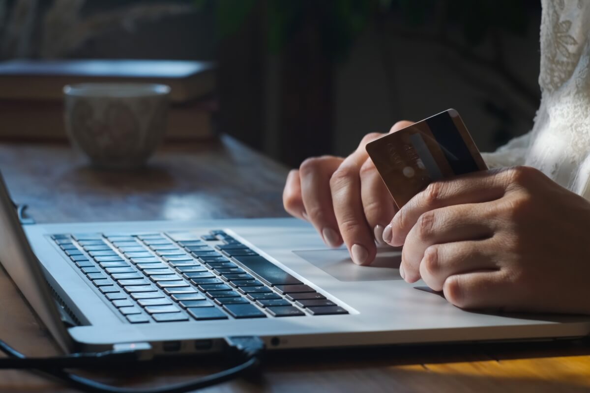 What are batch payments and how do they work?