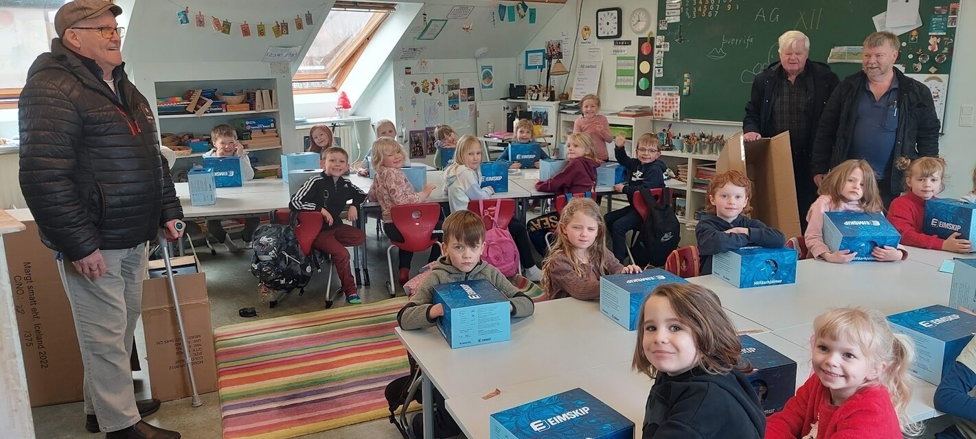 Kiwanis giving helmets to first-grade students
