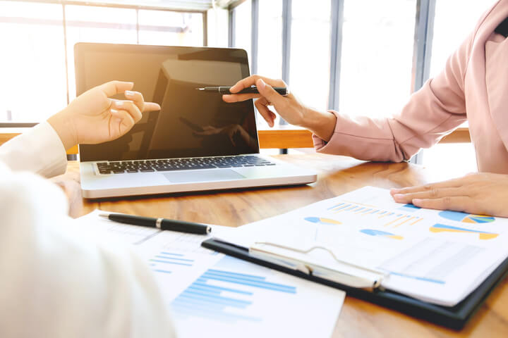 What Is a Competitor Analysis and How to Do It Step by Step